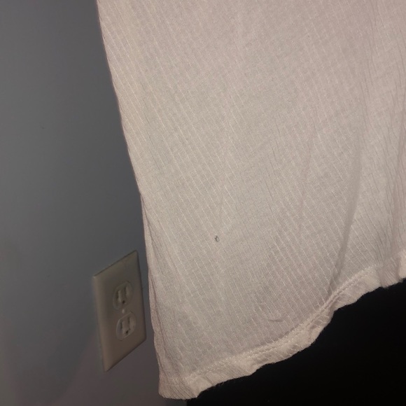 CHERISH - Flowy White Shirt - Picture 3 of 5